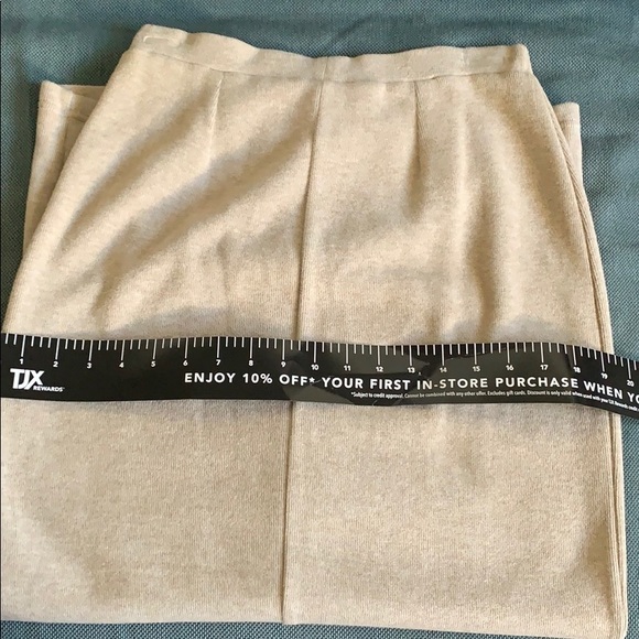 JNY perfect condition knead skirt - Picture 7 of 8